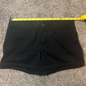 American Eagle size 6 black midi khaki shorts